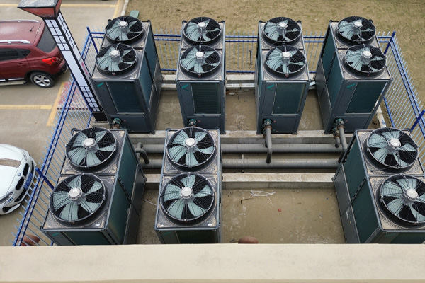 新疆和田地區(qū)于田縣黨校采暖制冷項目