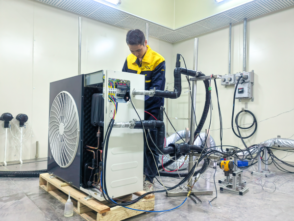 小區(qū)供暖選擇指南：為何空氣源供暖設備如此受歡迎